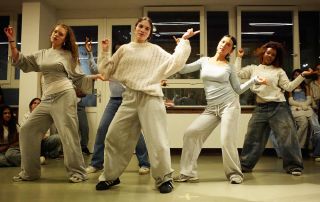 ESHX Just Girls HipHop K-POP Tanz Esche Jugendkunsthaus