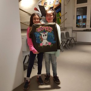 Backpiece Cindy und Lola Outliners Januar 2018 Esche Jugendkunsthaus