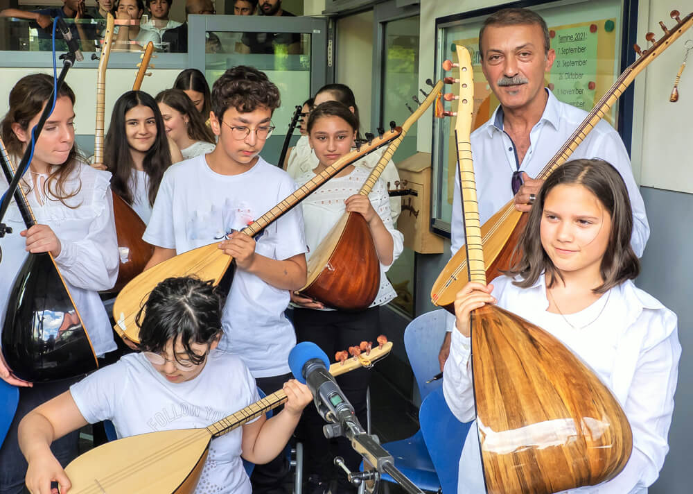 Saz Baglama Unterricht Musica Altona Esche Jugendkunsthaus Hüseyin Duman